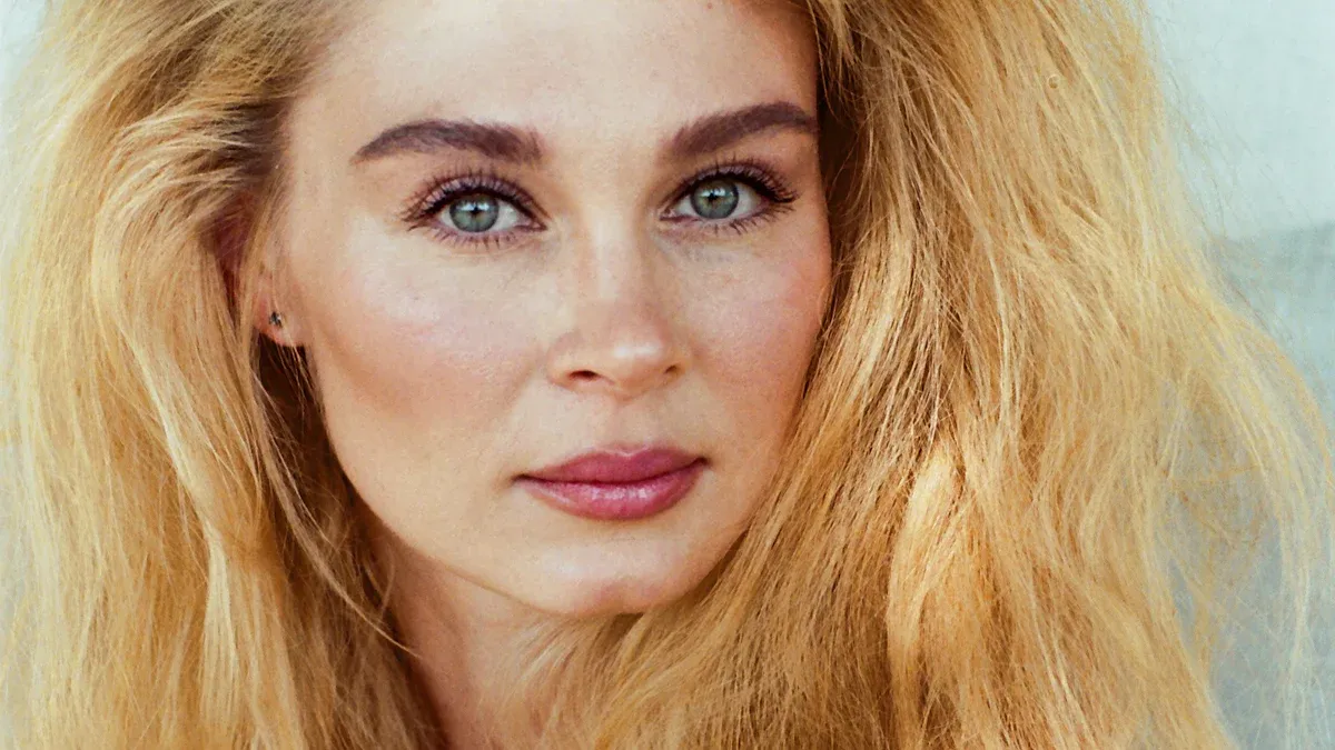 How to Use and Style Blonde Halo Extensions